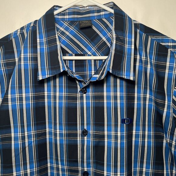 Oakley Short Sleeve Button Down Shirt Mens Size Large Blue Plaid Casual Camp EUC - Picture 2 of 10